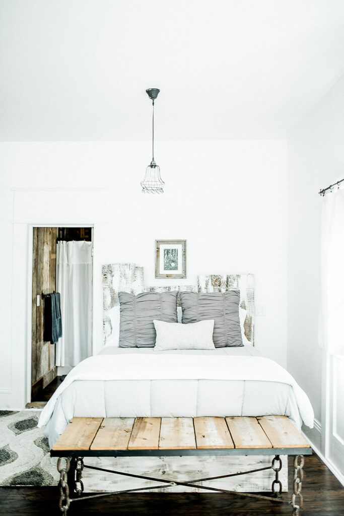 interior farmhouse bed